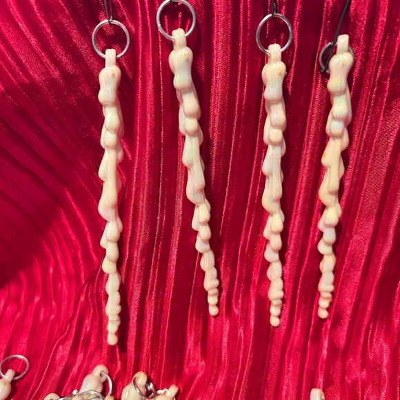 24 vintage Elegant Cream Icicle Christmas tree decorations- preloved - Picture 7 of 8